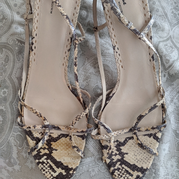 Boutique Shoes - Snake skin style shoes